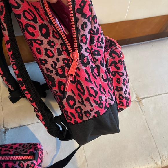 Herschel youth cheetah camo neon pink/black Bagpack, pencil case and lunch bag - Picture 2 of 13